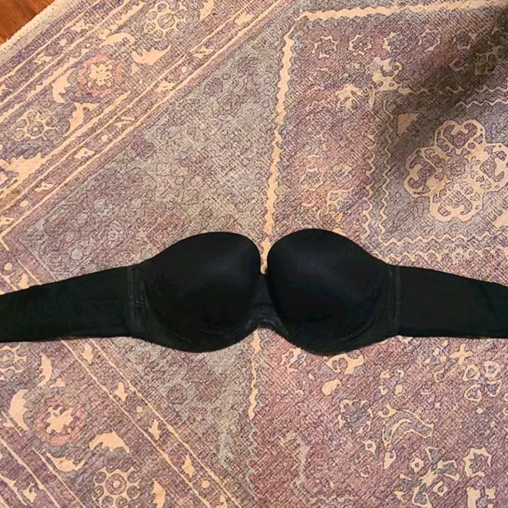 Victoria's Secret black strapless bra 38D